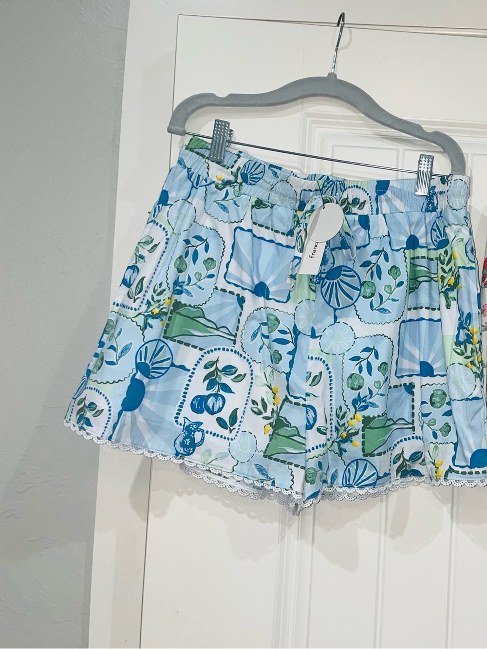 Ladies size medium shorts. NWT